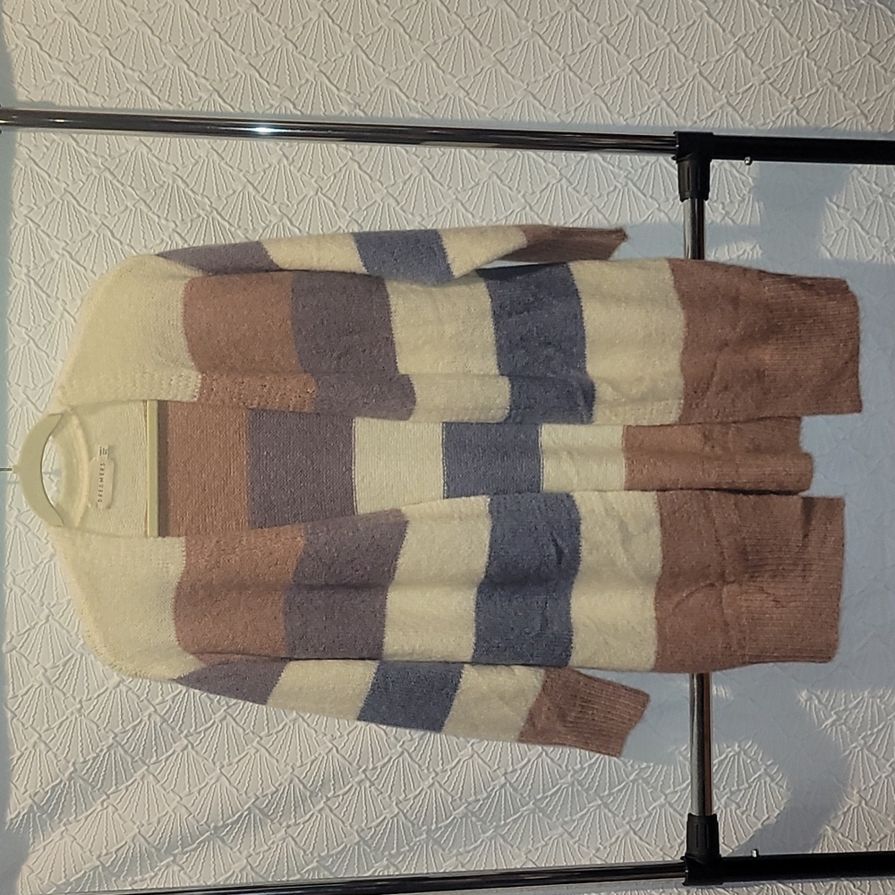NWT DREAMERS CARDIGAN